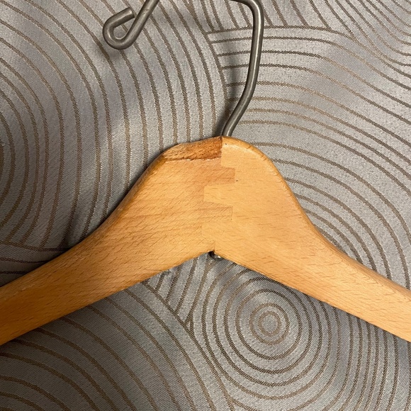 Three Vintage Suit Hangers - Picture 4 of 4